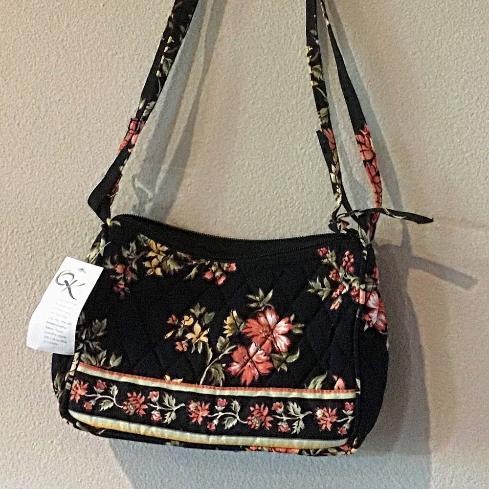 QK small quilted handbag zippered closing